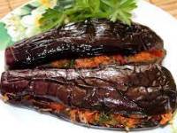 Баклажаны, фаршированные овощами